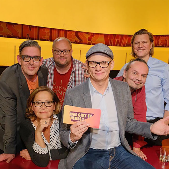 Franz Moped in der ORF-Sendung „Was gibt es Neues?“ gemeinsam mit Monica Weinzettl, Günther Lainer, Leo Lukas, Gery Seidl und Moderator Oliver Baier